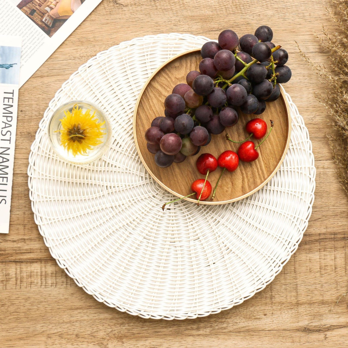 Round Woven Placemats, Non Slip Heat Resistant Plastic Table Mats, Table Placemat For Household Use, Round Rattan Placemats, White, 35.6 cm