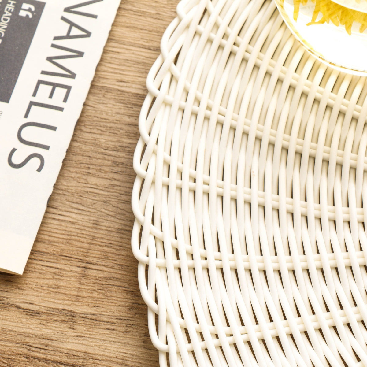 Round Woven Placemats, Non Slip Heat Resistant Plastic Table Mats, Table Placemat For Household Use, Round Rattan Placemats, White, 35.6 cm