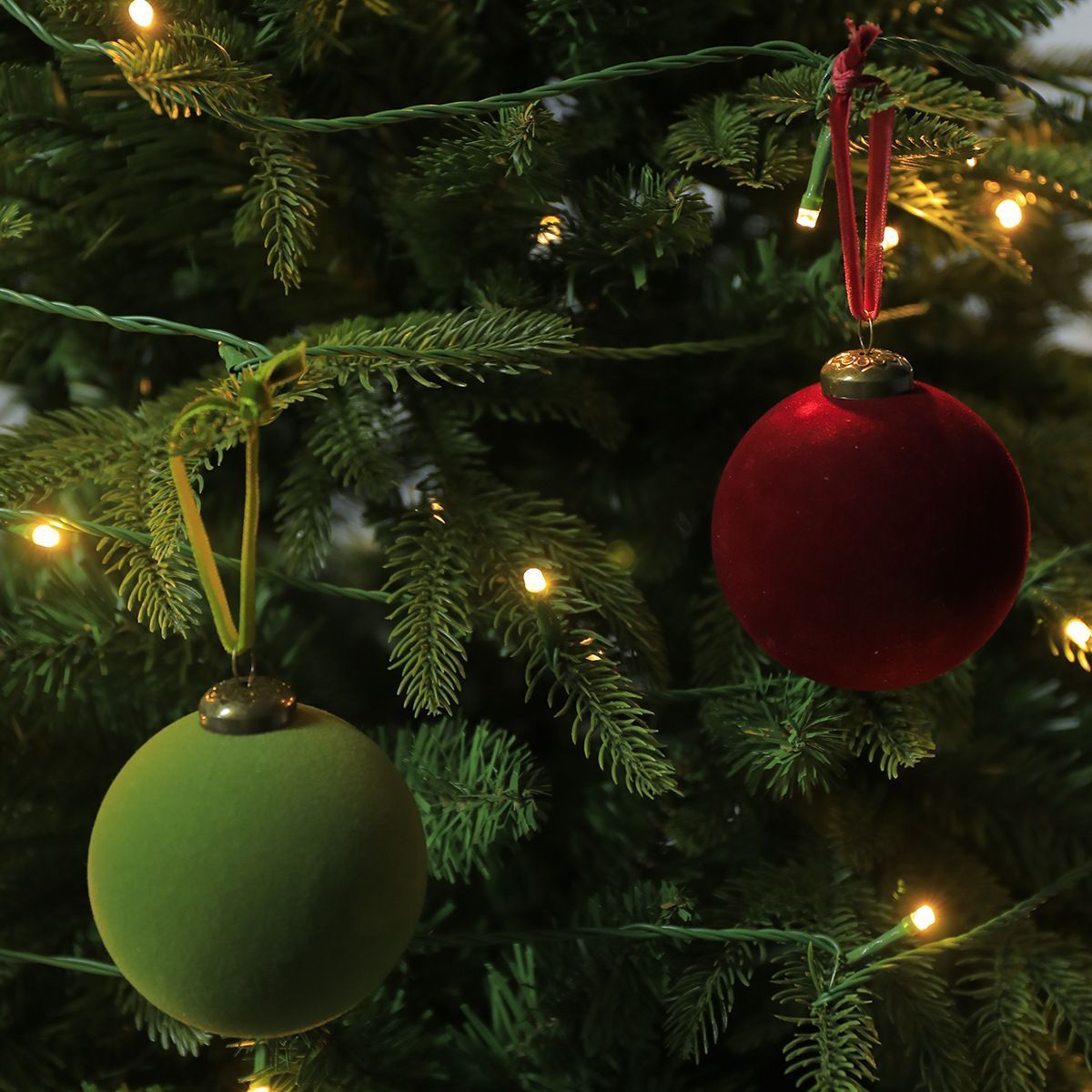 Flocked Christmas Baubles – Off White | 24pc