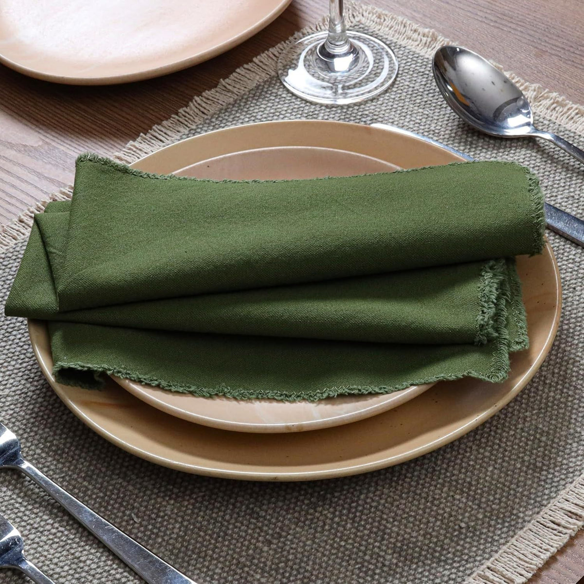 Frayed Cotton Cloth Dinner Napkin Set of 4 | Fringe Table Linen Napkins Rustic Farmhouse Soft Durable Fabric – Ideal for Wedding Parties Farmhouse & Kitchen Decor 18x18 Inch – Olive Green