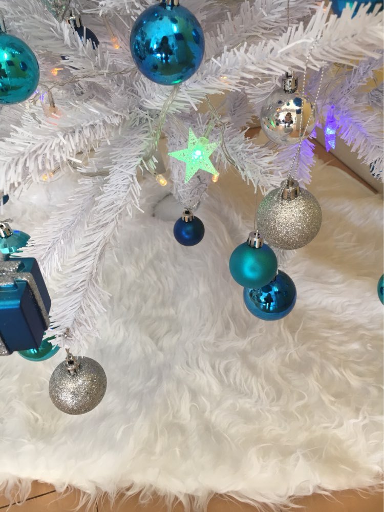 Snow Plush Christmas Tree Skirt – 78cm